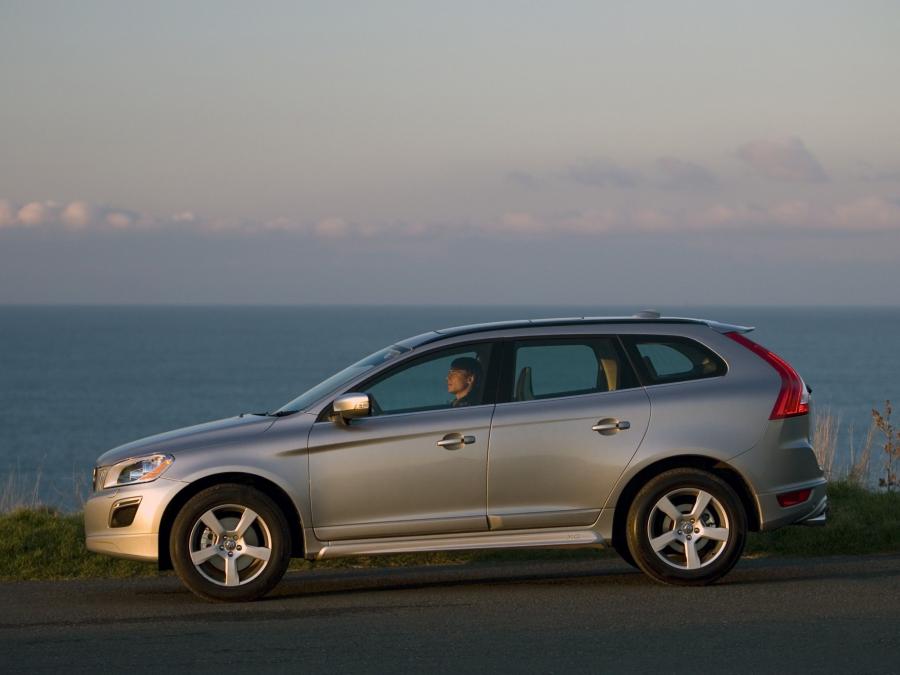  Volvo XC60 R-Design 2009 года  (UK) (фото 18 из 29)